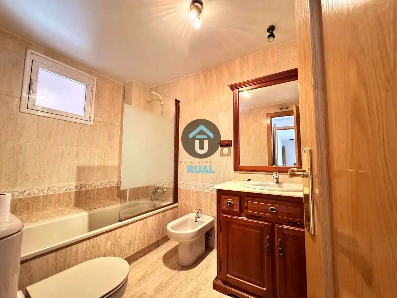 Bathroom of Flat for rent in Madrid  with Heating, Storage room and Community pool