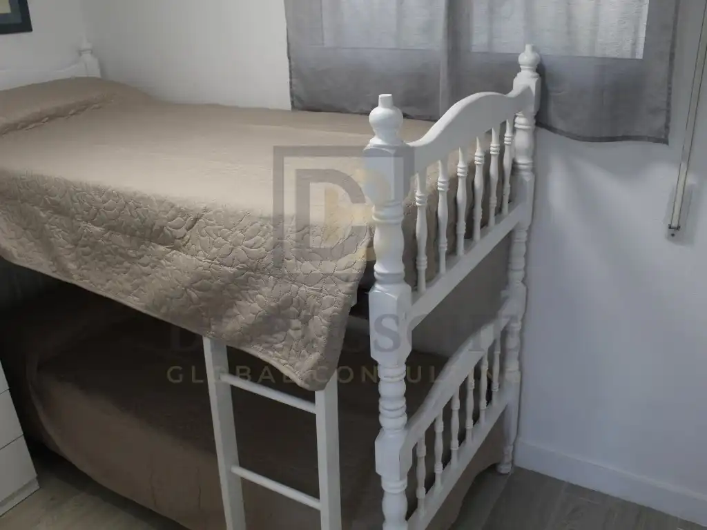 Habitación de Apartamento en venta en Pilar de la Horadada con Aire acondicionado, Piscina y Amueblado