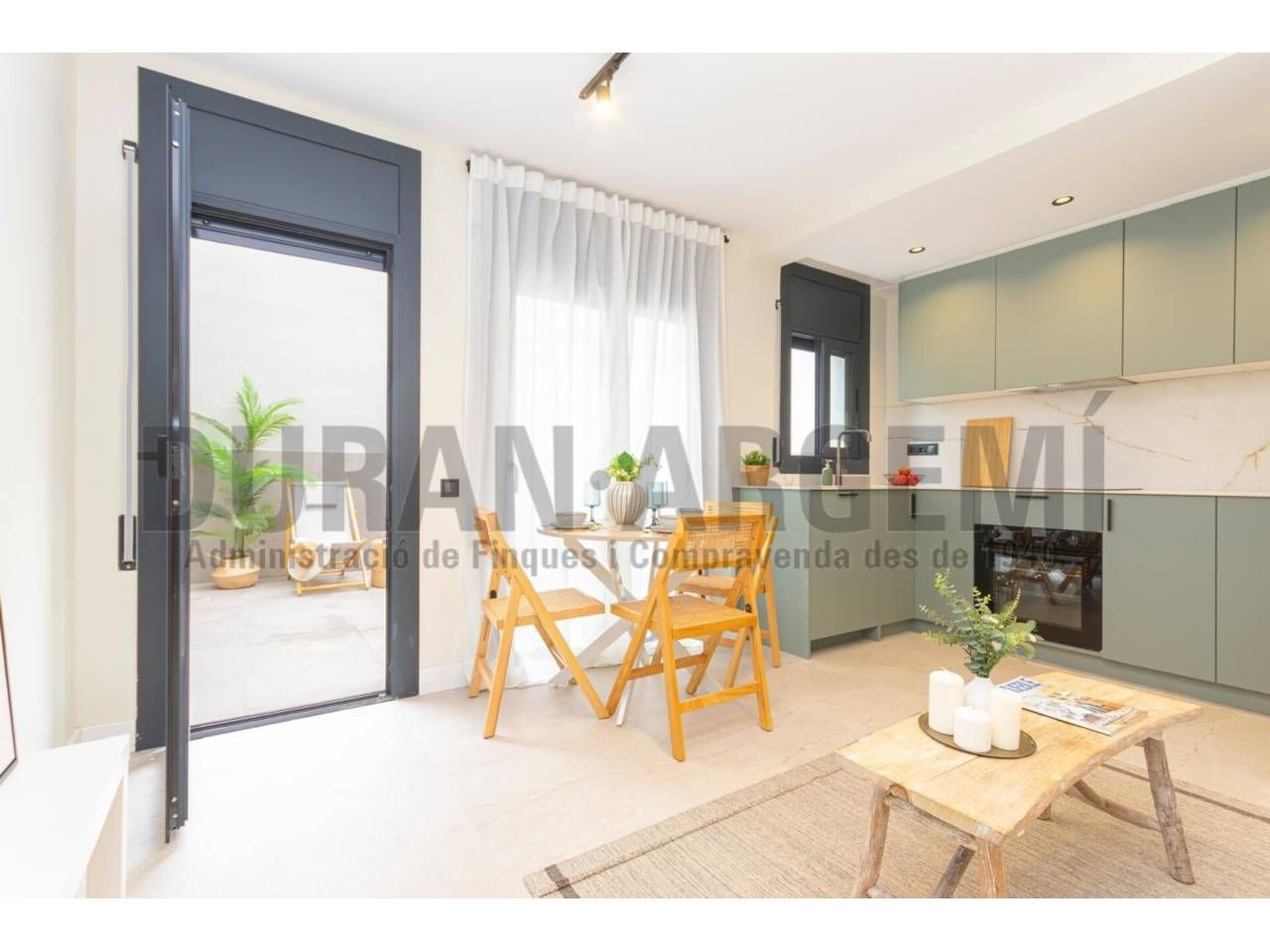 Vista exterior de Piso en venta en Terrassa