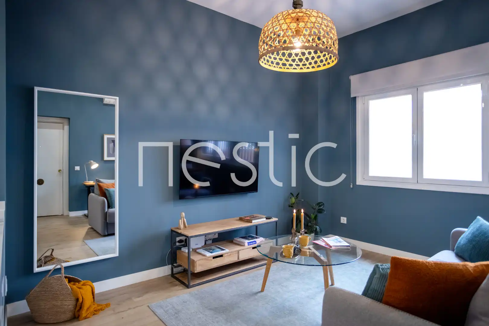 Sala de estar de Apartamento de alquiler en Madrid con Aire acondicionado, Calefacción y Amueblado