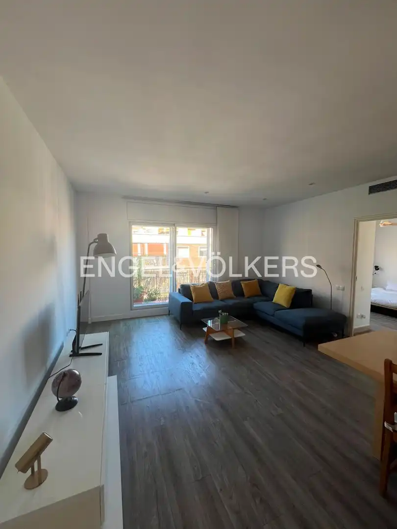 Vista exterior de Àtic de lloguer en Barcelona amb Aire condicionat, Calefacció i Parquet