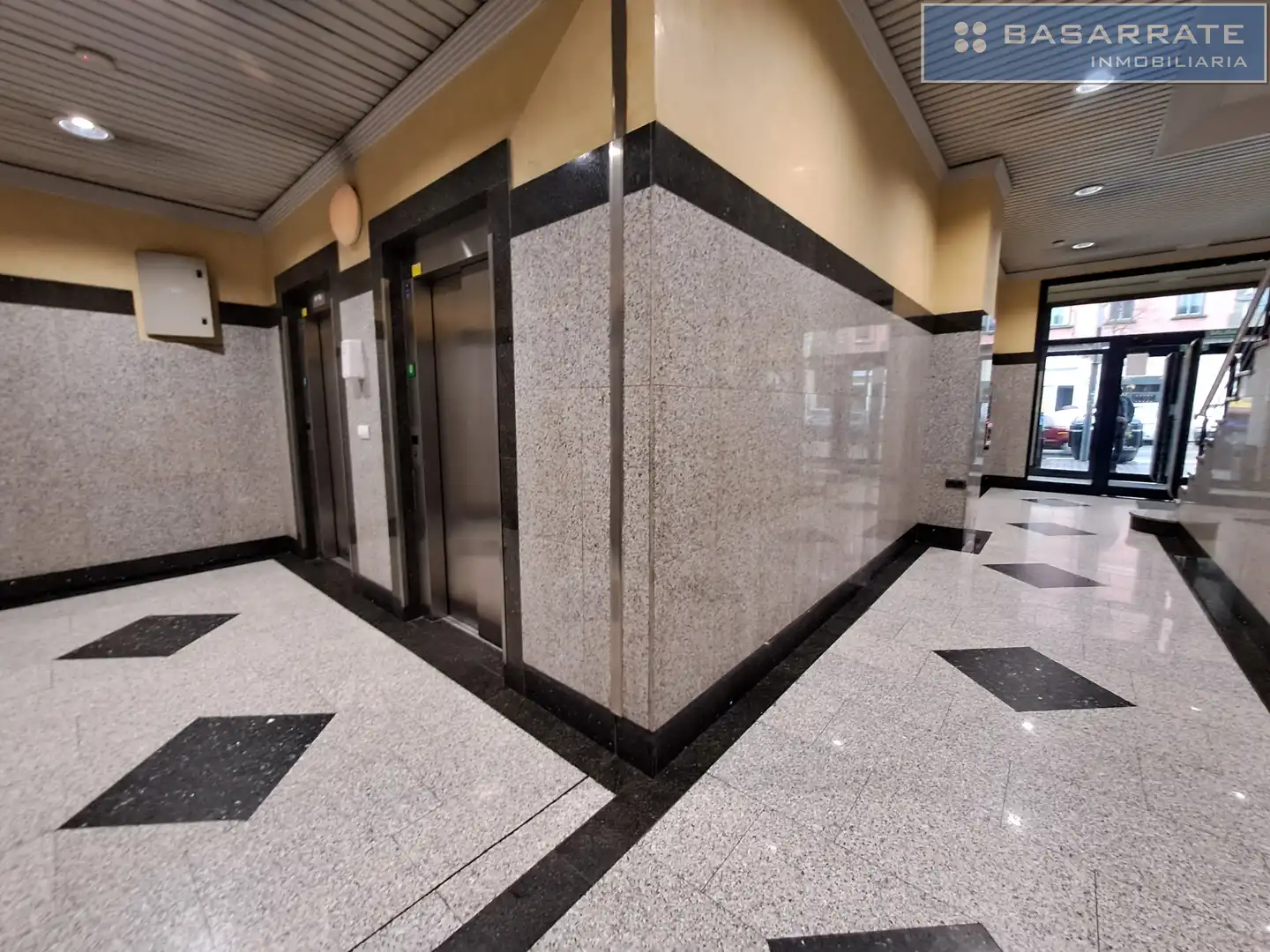 Commercial properties for sale in Bilbao   with Air Conditioner, Furnished and Internet