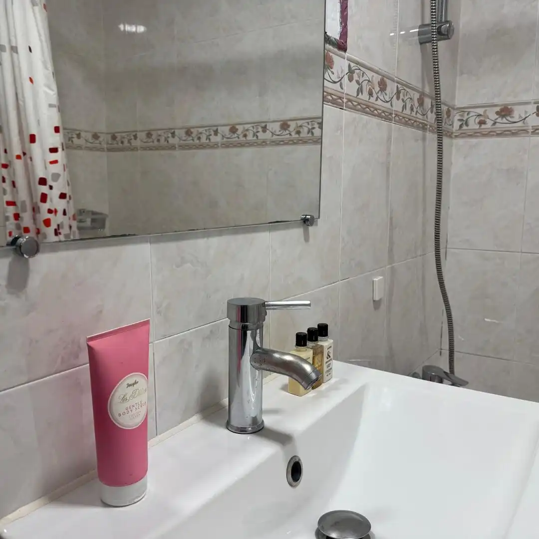 Baño de Piso en venta en Ibarra con Calefacción y Balcón