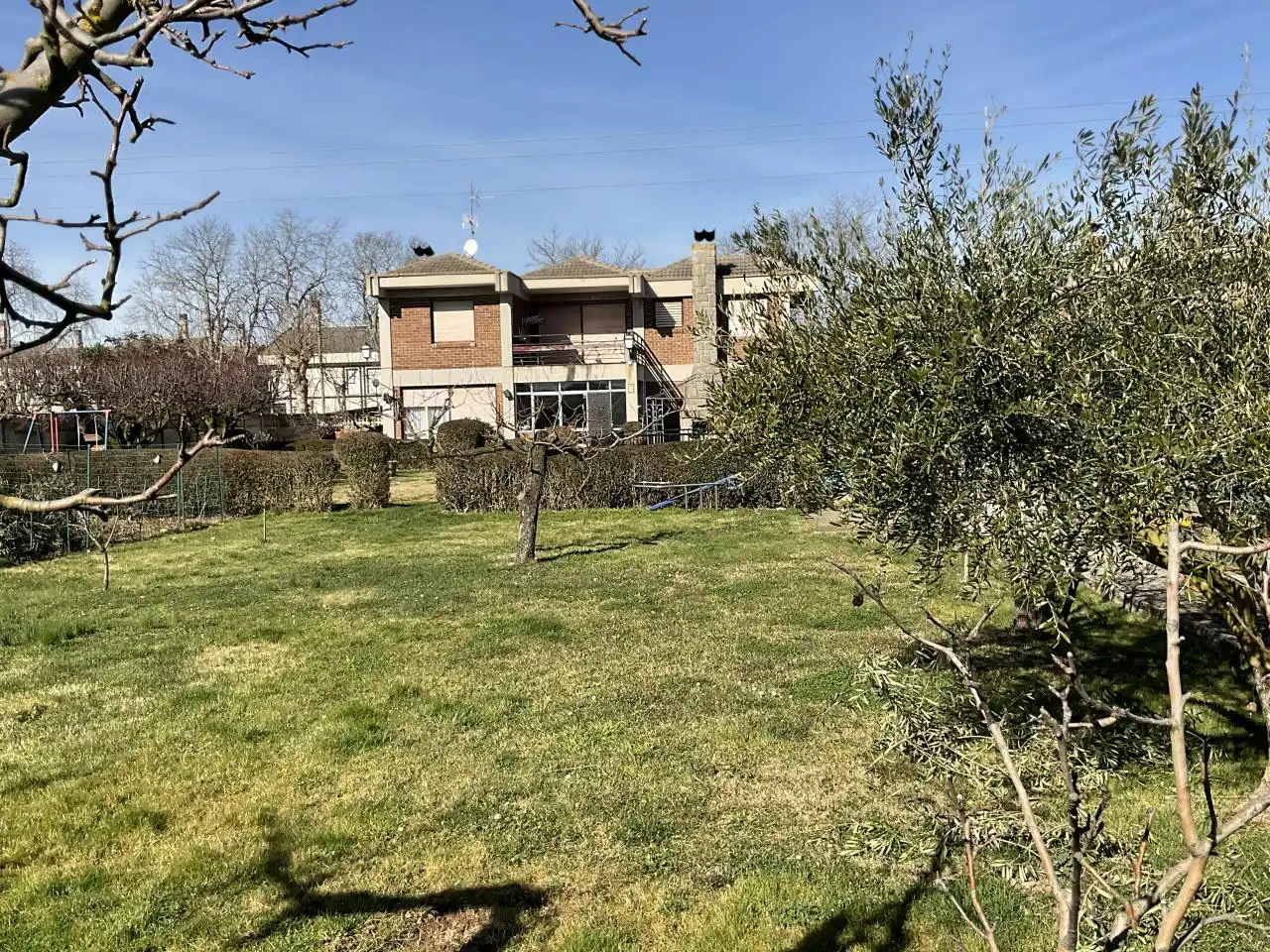 Xalet amb terrassa en venda a Carretera Bañares
