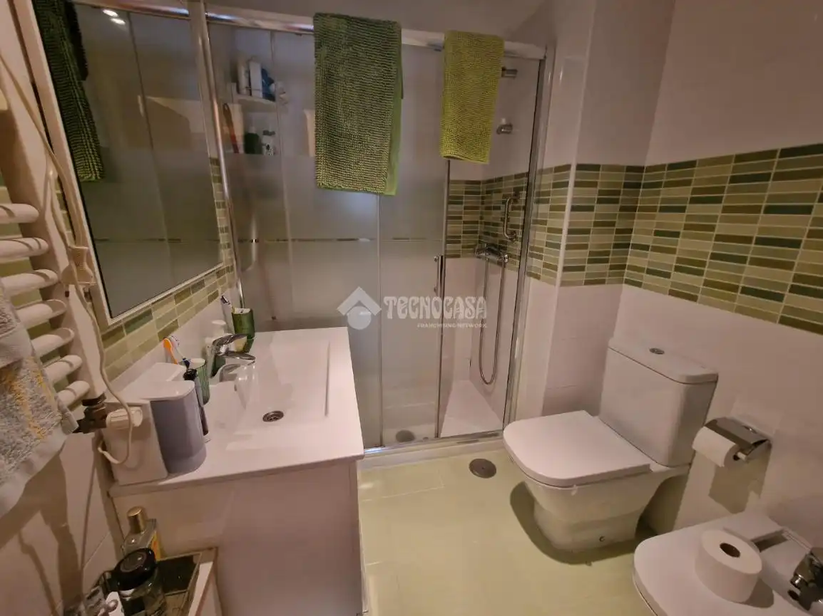 Bathroom of Flat for rent in Alcorcón  with Heating, Furnished and Community pool