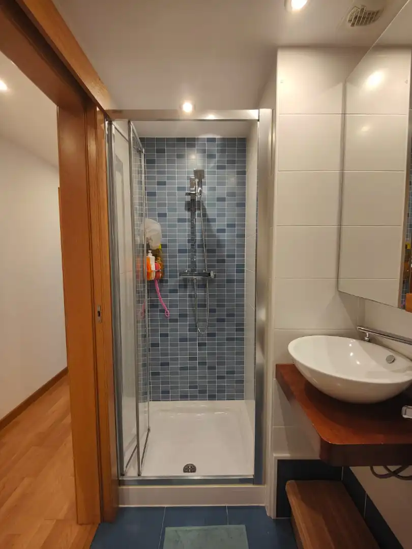 Bathroom of Flat for rent in Ames  with Heating, Parquet flooring and Storage room