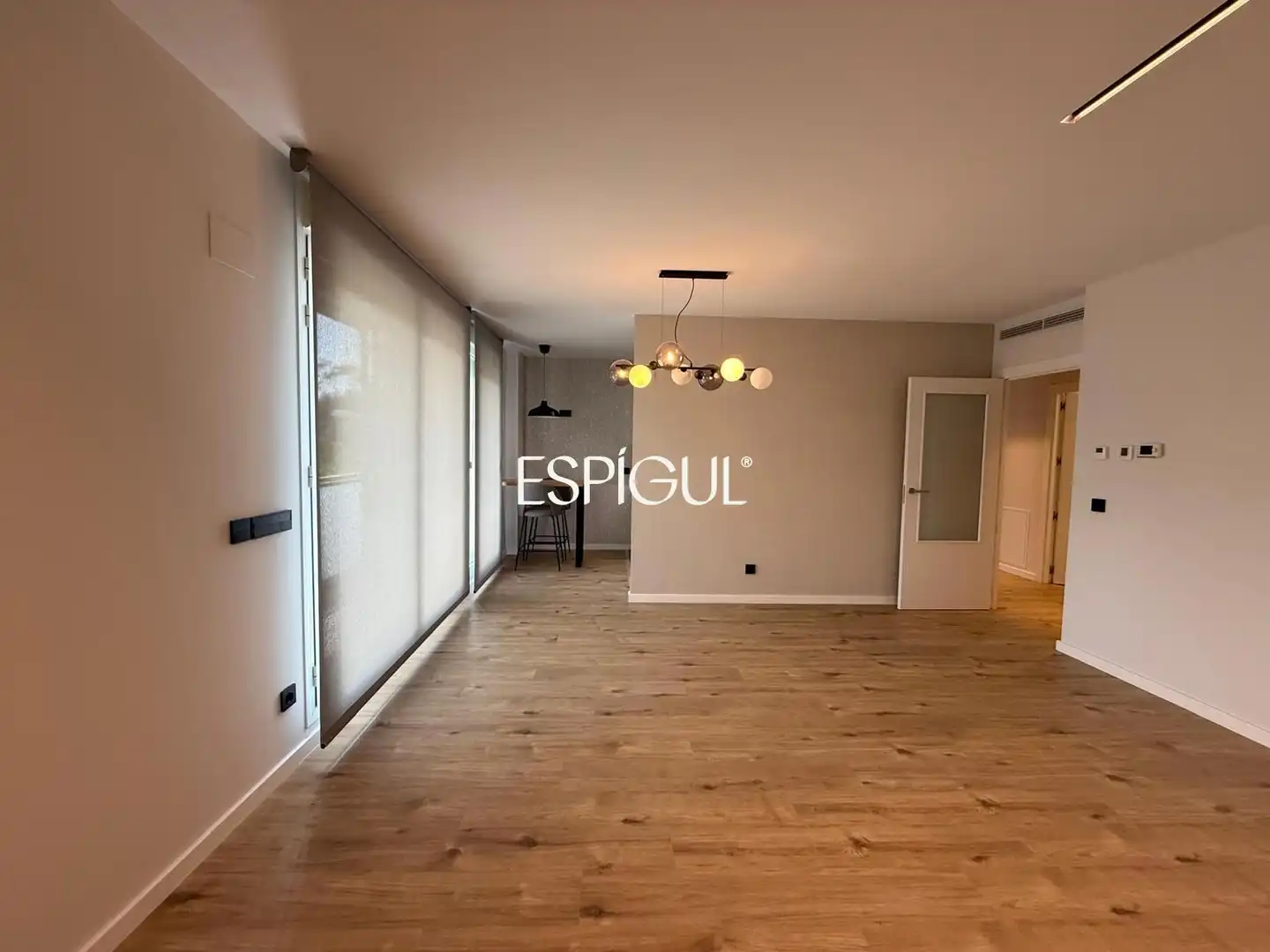 Sala d'estar de Pis de lloguer en Girona amb Aire condicionat, Calefacció i Terrassa