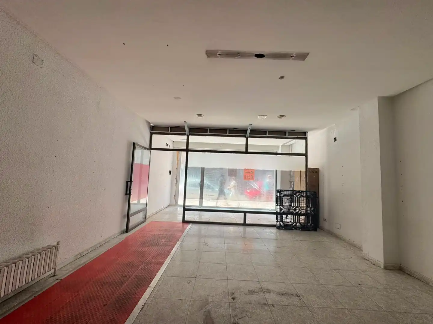 Local comercial en alquiler en Calle Juan Madrazo 20 Izq 24002 Leon, imagen 2