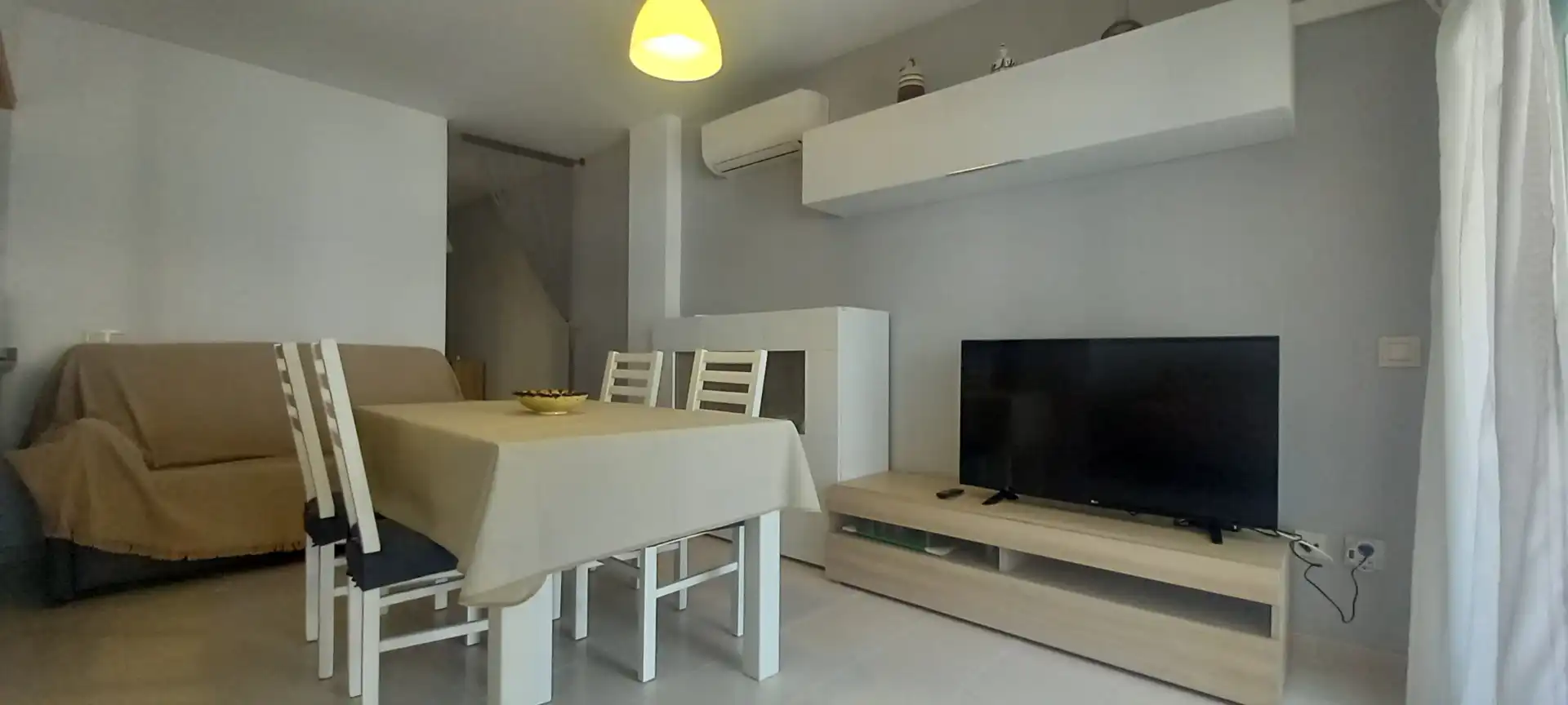 Sala de estar de Apartamento de alquiler en Gandia con Aire acondicionado, Calefacción y Amueblado
