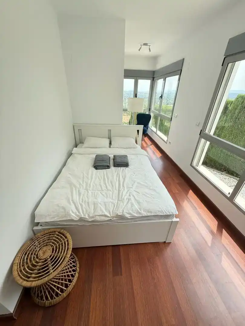 Dormitori de Casa o xalet de lloguer en Torrent amb Aire condicionat, Piscina i Balcó