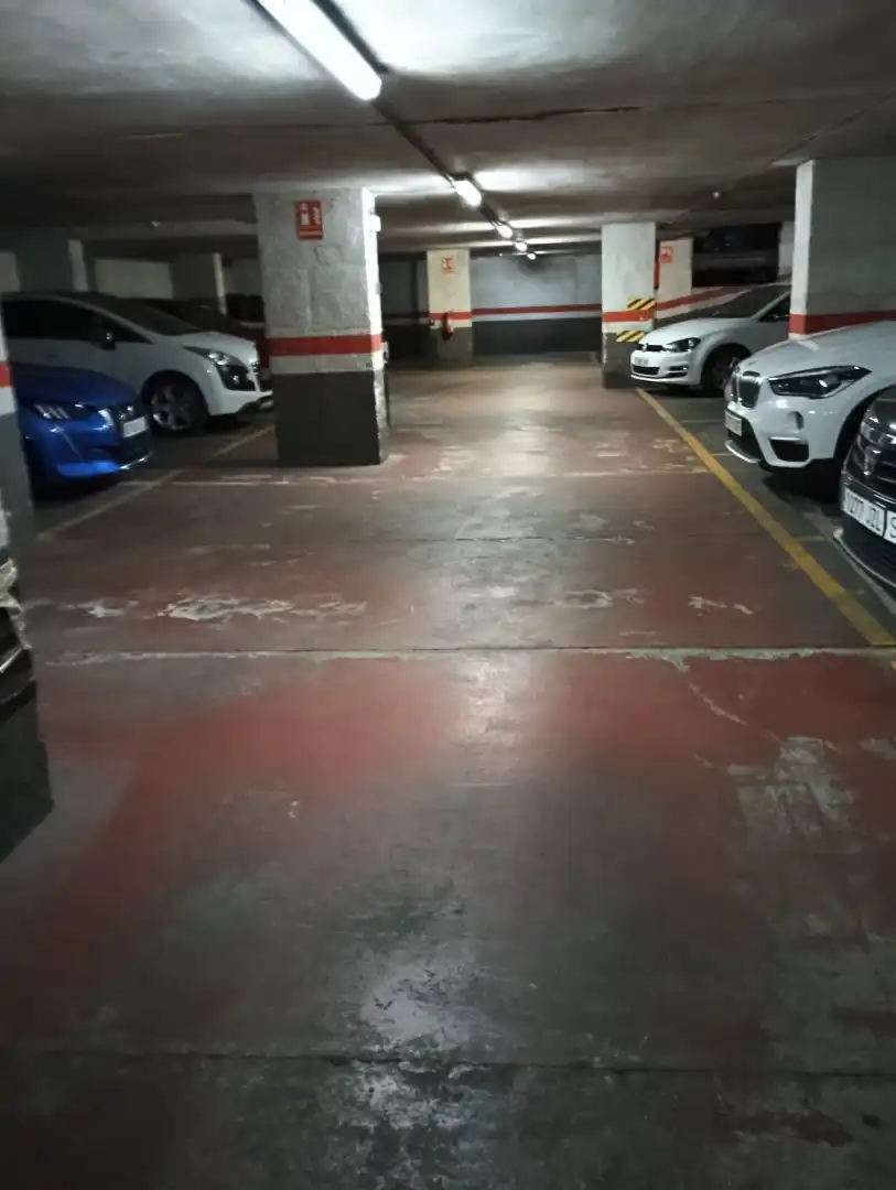 Aparcament de Garatge en venda en Badalona