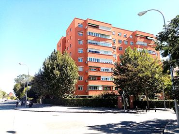 Pis amb jardí en venda a Calle de José de Cadalso