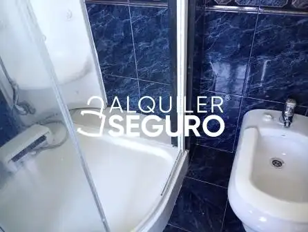 Bathroom of Flat for rent in Cambre   with Heating and Terrace