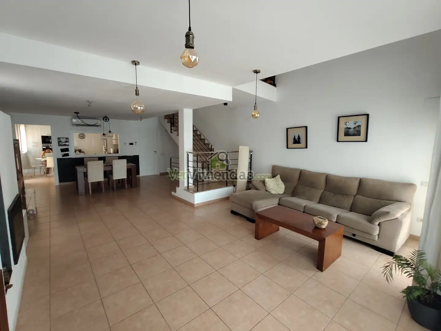 Sala d'estar de Casa adosada en venda en Castellar del Vallès amb Calefacció, Jardí privat i Terrassa