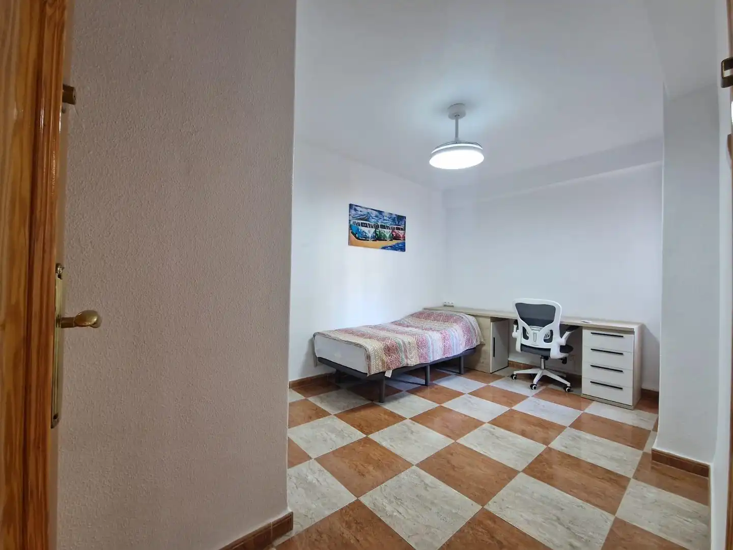 Habitació a Calle PINTOR BALACA, 56, Ensanche