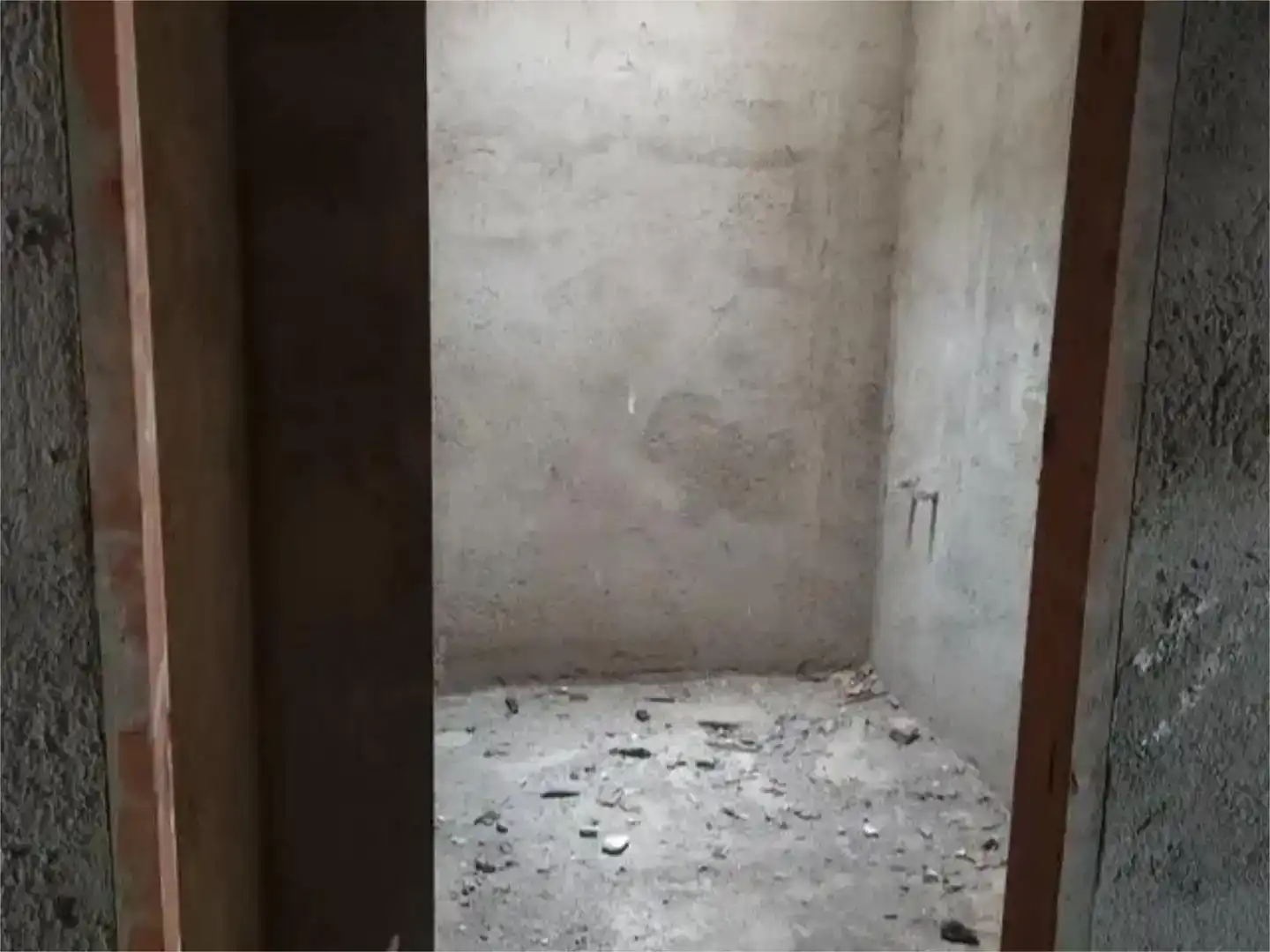 Casa adosada en venda en Brenes amb Balcó