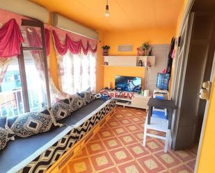 Sala d'estar de Casa adosada en venda en Olot amb Calefacció, Jardí privat i Terrassa