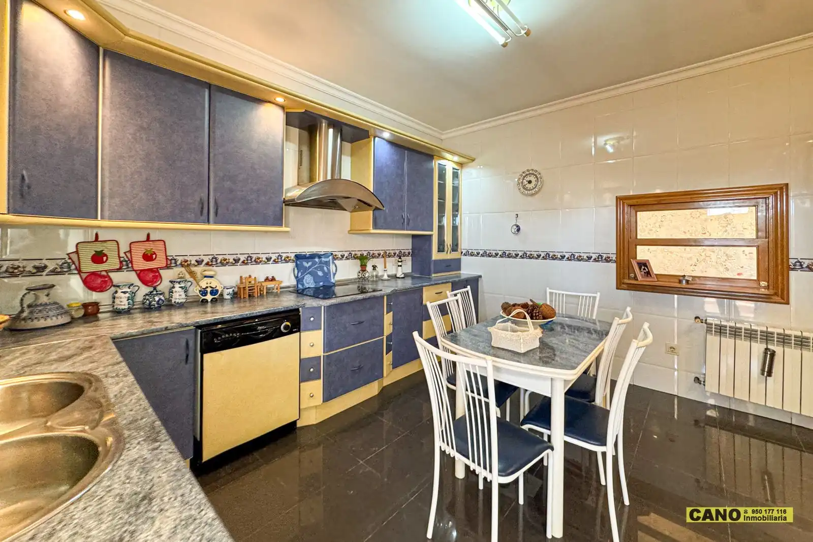 Kitchen of Houses for sale in Roquetas de Mar  with Air Conditioner, Heating and Terrace