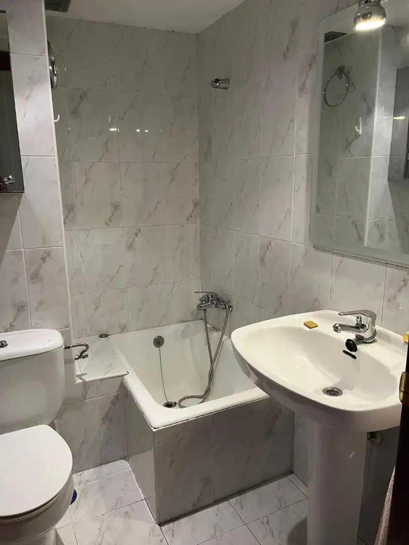 Piso en venta en Calle de Luis Bermejo, 6, Romareda