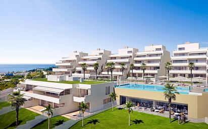 Vista exterior de Apartament en venda en Estepona amb Aire condicionat, Calefacció i Jardí privat