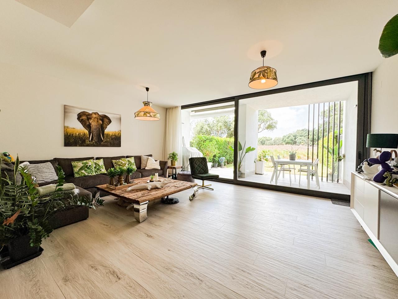 Living room of Single-family semi-detached for sale in Sotogrande  with Air Conditioner, Heating and Private garden