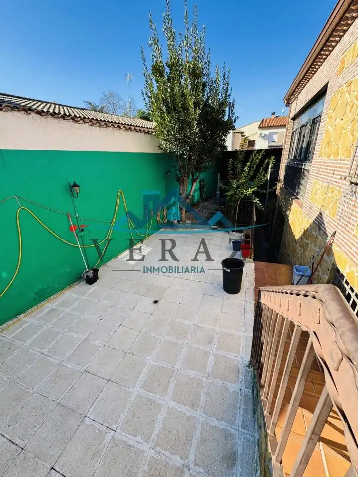 Vista exterior de Casa o chalet en venta en La Pueblanueva con Aire acondicionado, Calefacción y Jardín privado