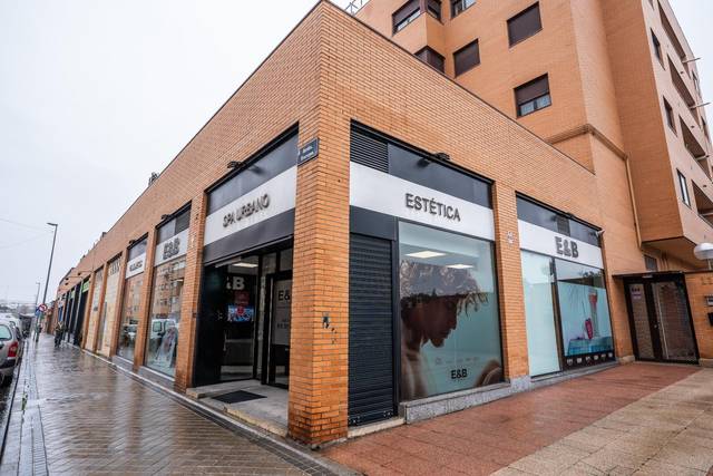 Local comercial en Alquiler en Avenida de Europa, 112 en Altos del Olivar - El Caracol