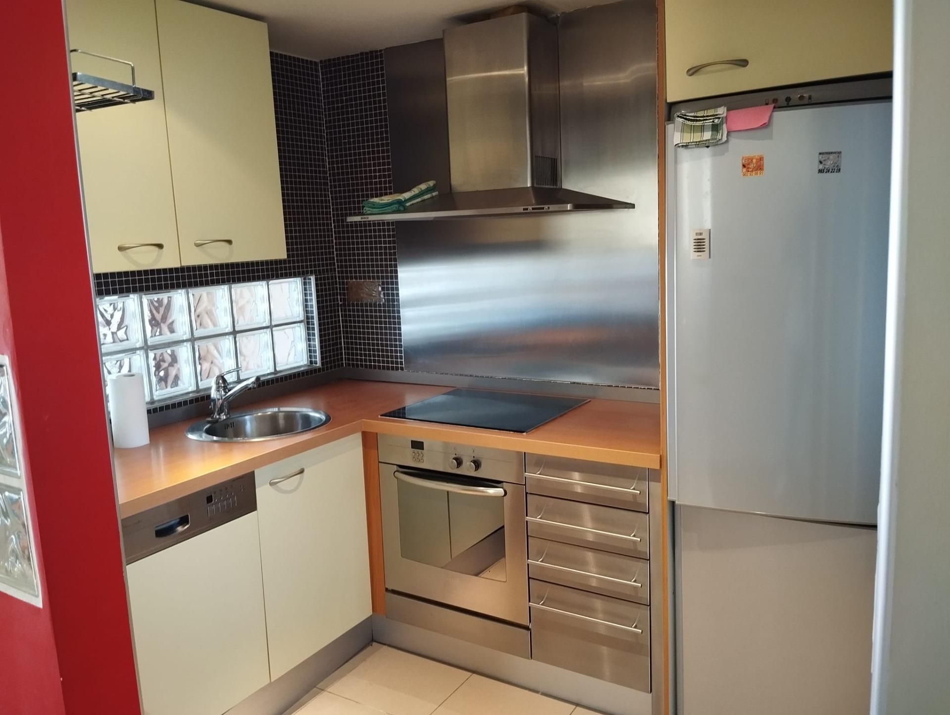 Cuina de Apartament en venda en Villajoyosa / La Vila Joiosa amb Aire condicionat, Calefacció i Jardí privat