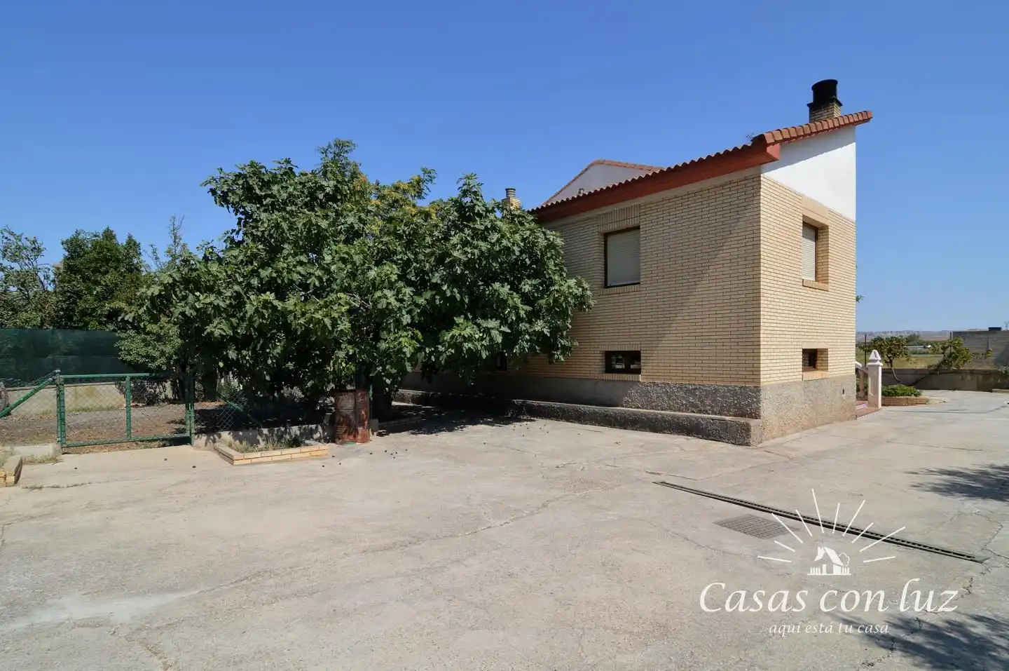 Vista exterior de Casa o chalet en venta en Zaragoza con Jardín privado, Trastero y Piscina
