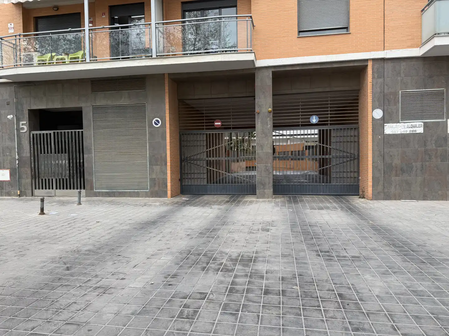 Aparcament de Pis en venda en Torrent amb Aire condicionat, Calefacció i Jardí privat