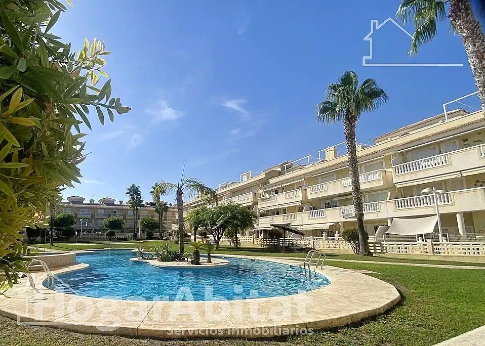 Vista exterior de Pis en venda en Santa Pola amb Aire condicionat, Calefacció i Terrassa