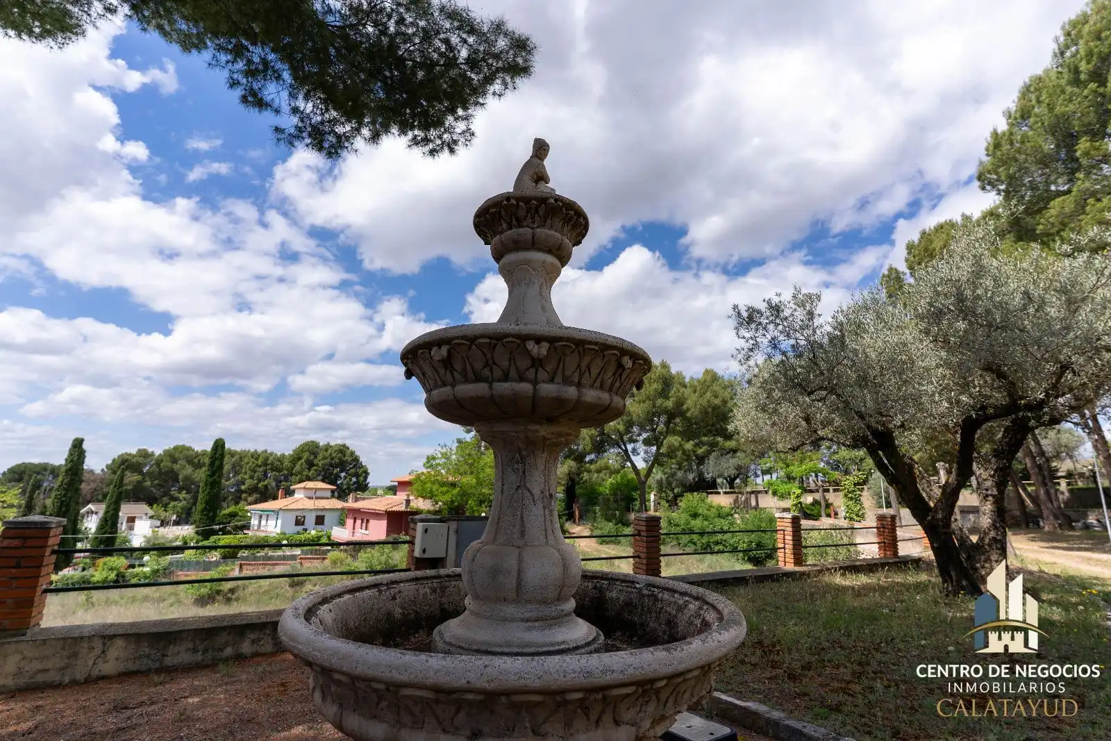 Jardí de Casa o xalet en venda en Calatayud amb Calefacció i Piscina