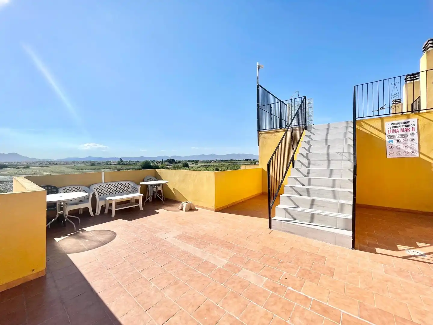 Terraza de Apartamento de alquiler en Daya Nueva con Aire acondicionado, Piscina y Amueblado