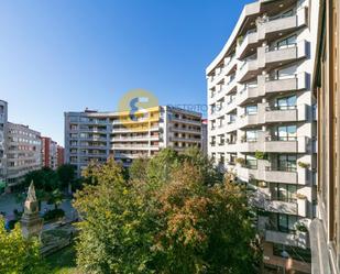 Vista exterior de Pis en venda en Vigo  amb Calefacció, Parquet i Terrassa