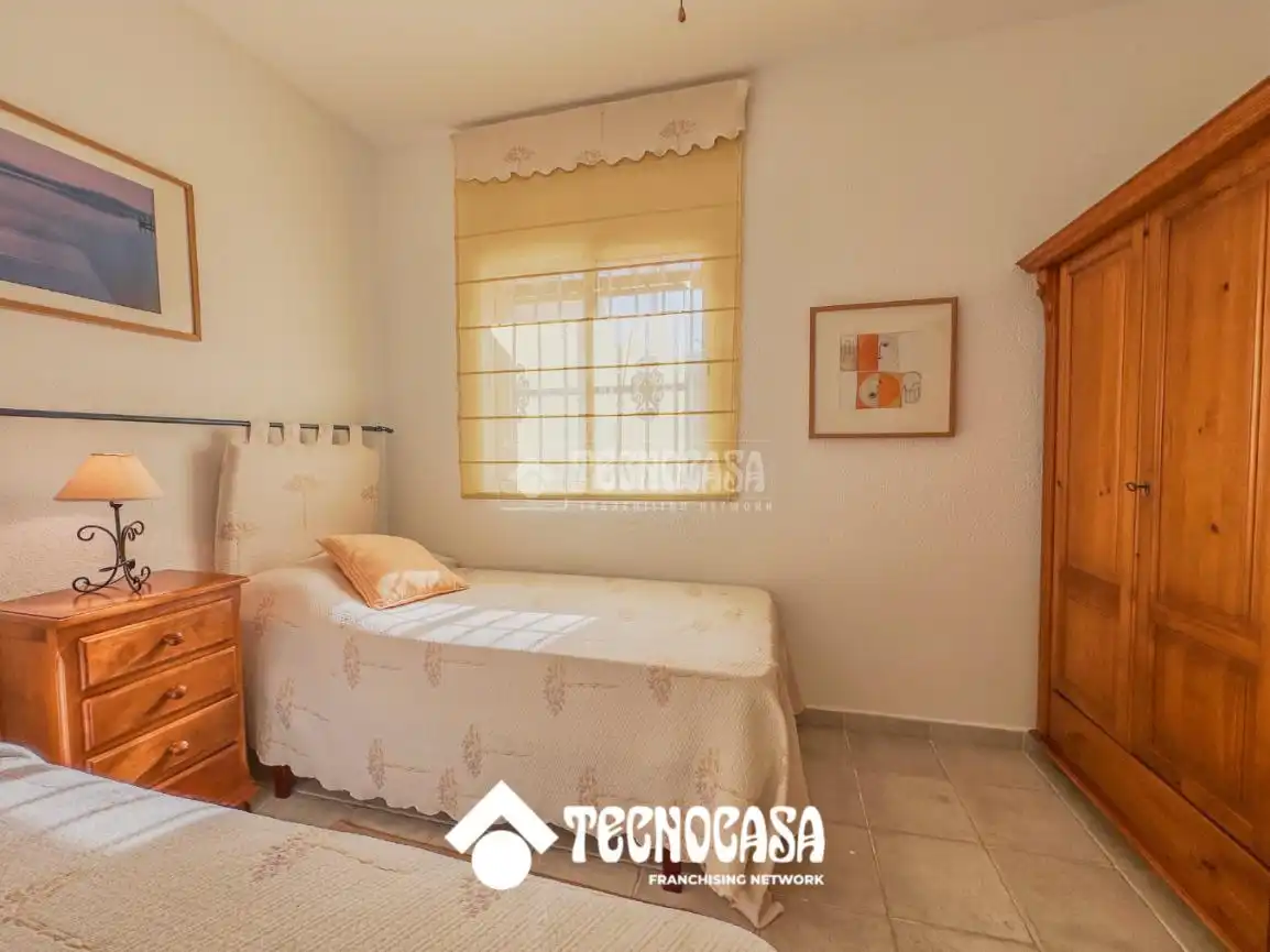 Dormitori de Casa adosada en venda en Rota amb Terrassa i Balcó