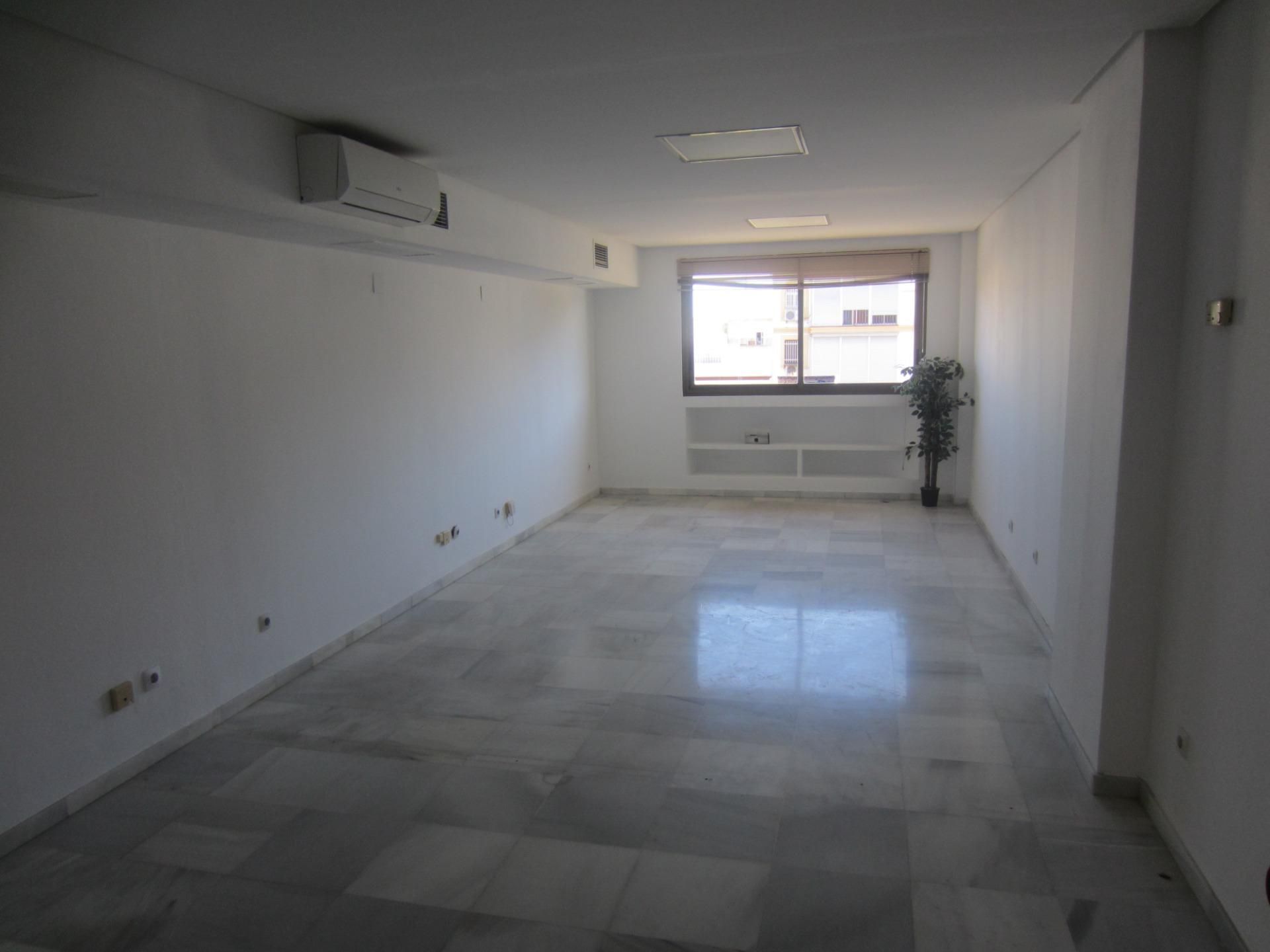 Office to rent in Avenida Avenida de Hytasa, 38, El Plantinar – Avda. La Paz - El Juncal, Sur