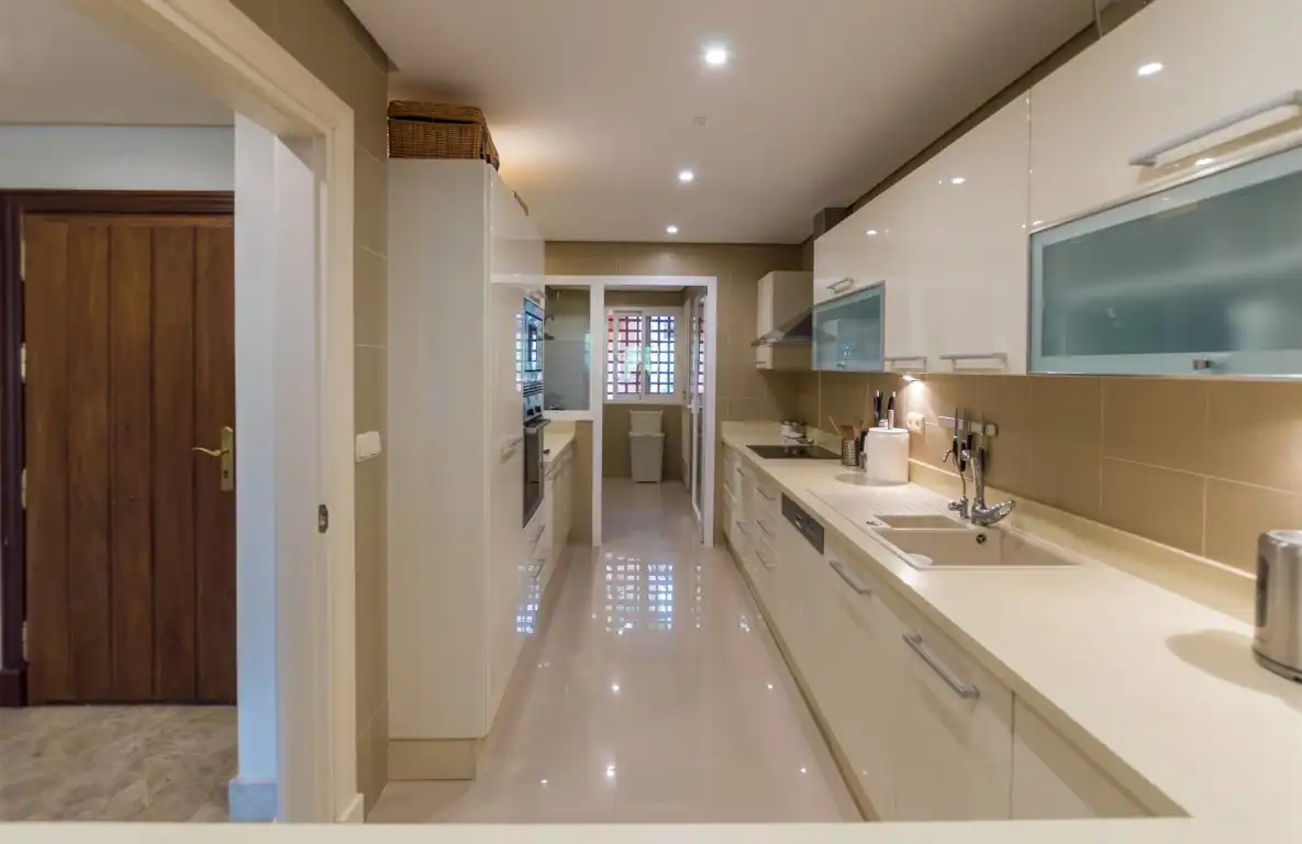 Apartament amb piscina en venda a Nueva Andalucía, imagen 12