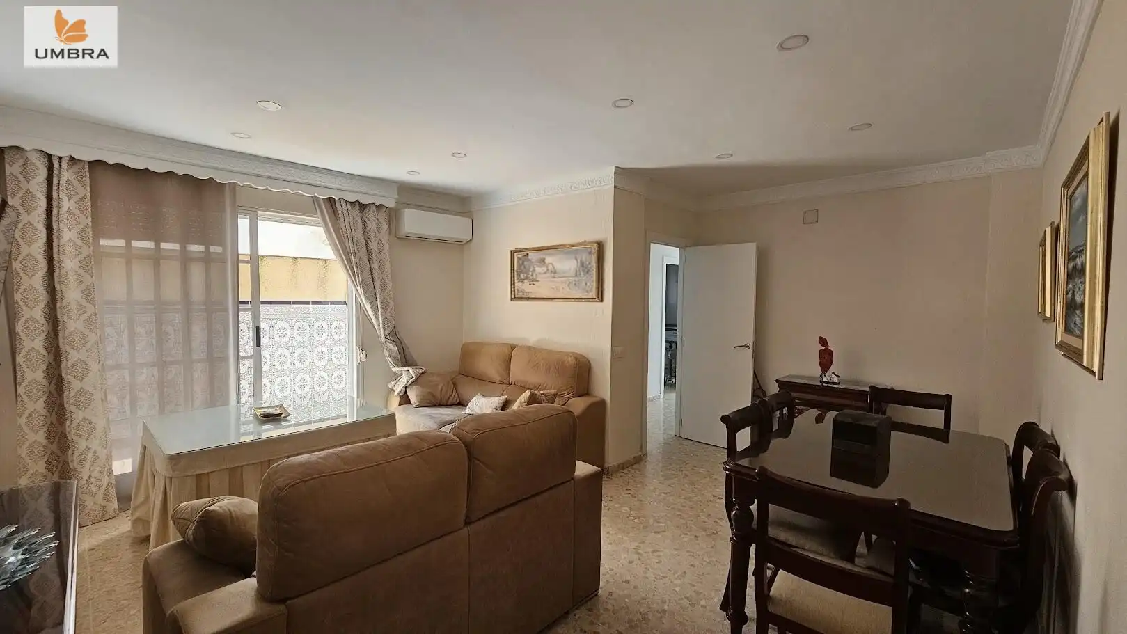 Sala d'estar de Casa o xalet en venda en Jerez de la Frontera amb Aire condicionat, Calefacció i Terrassa