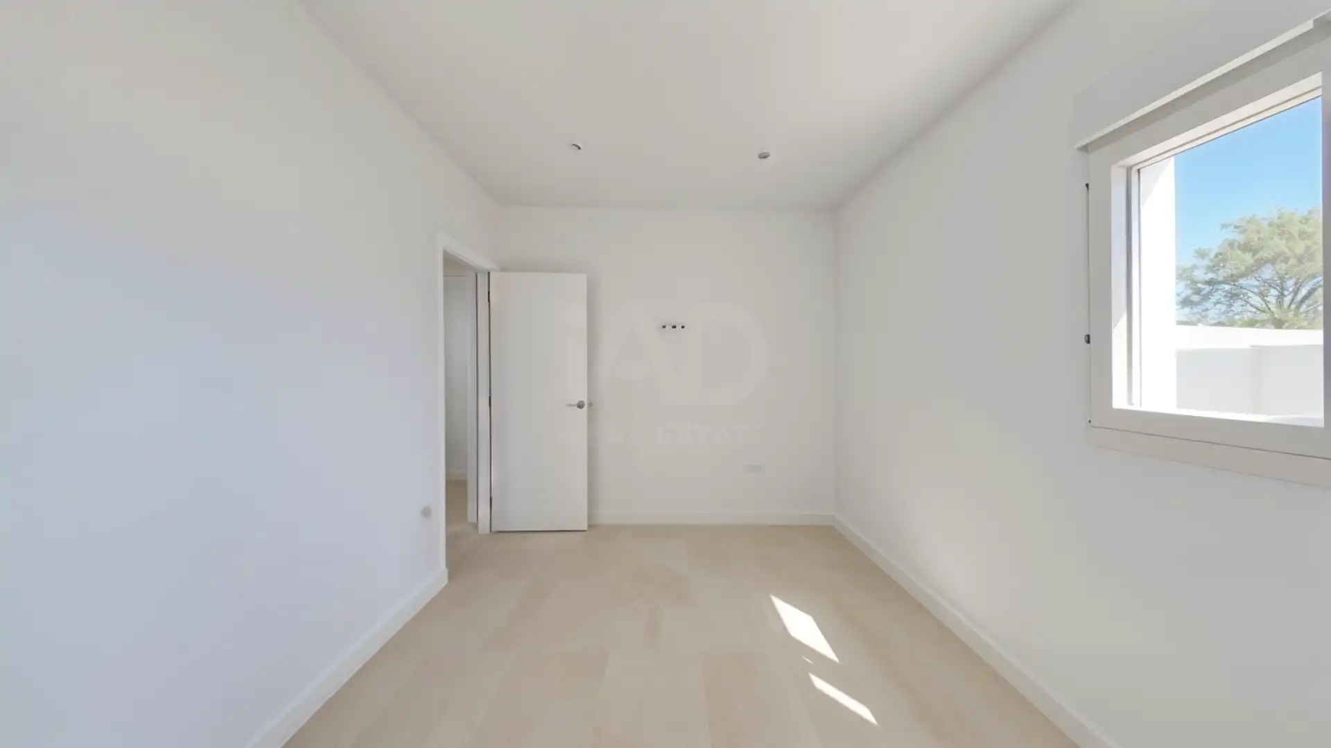 Dormitori de Casa o xalet en venda en Chiclana de la Frontera amb Aire condicionat, Terrassa i Piscina