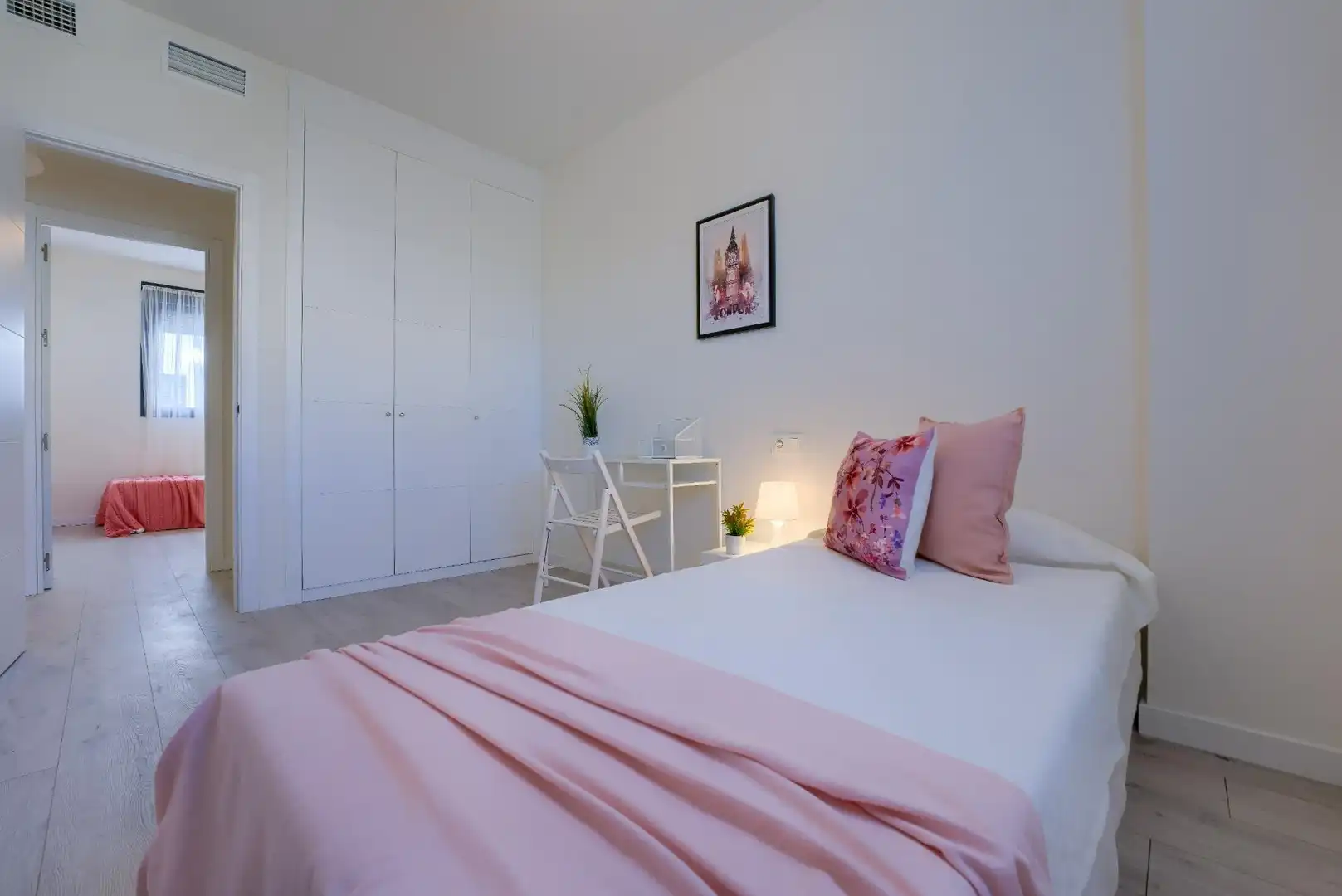 Bedroom of Flat for sale in Sevilla  with Air Conditioner and Terrace