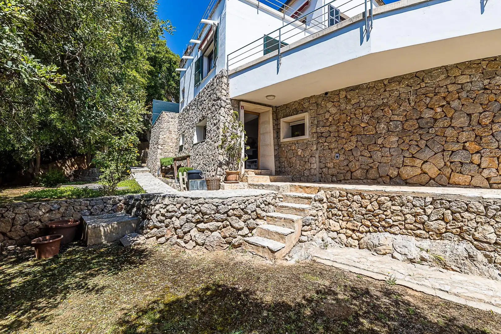 Vista exterior de Casa o xalet en venda en  Palma de Mallorca amb Aire condicionat, Jardí privat i Terrassa