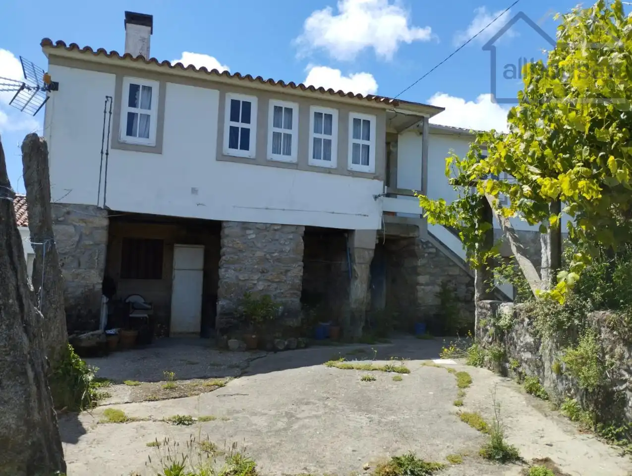 Vista exterior de Casa adosada en venta en O Rosal   con Calefacción y Jardín privado