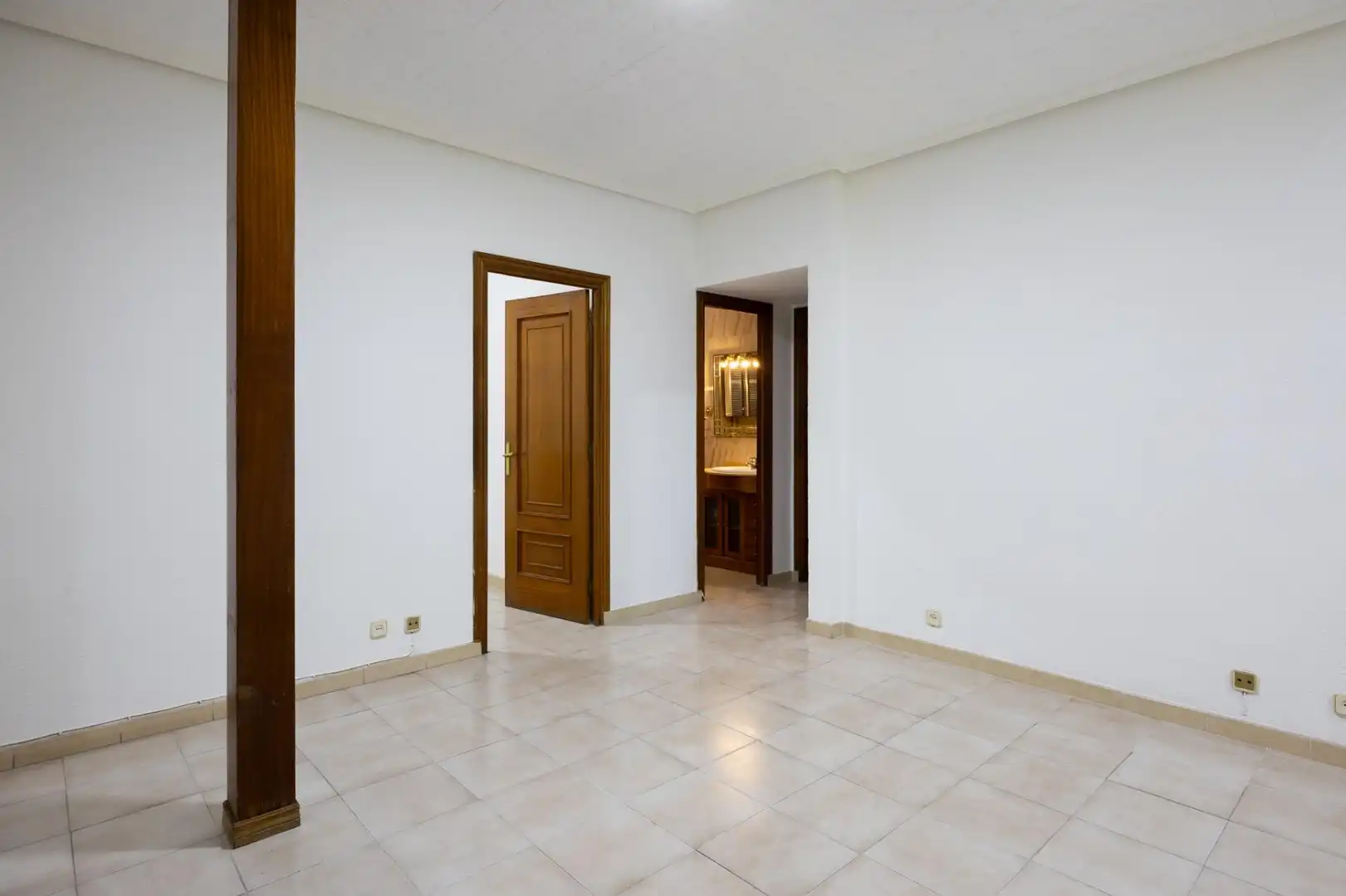 Flat for sale in Madrid  with Parquet flooring