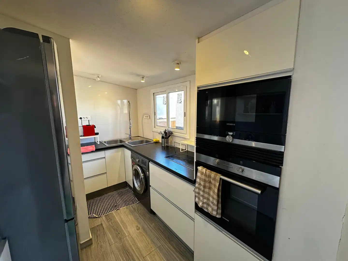 Cocina de Piso en venta en Barcelona con Terraza y Horno
