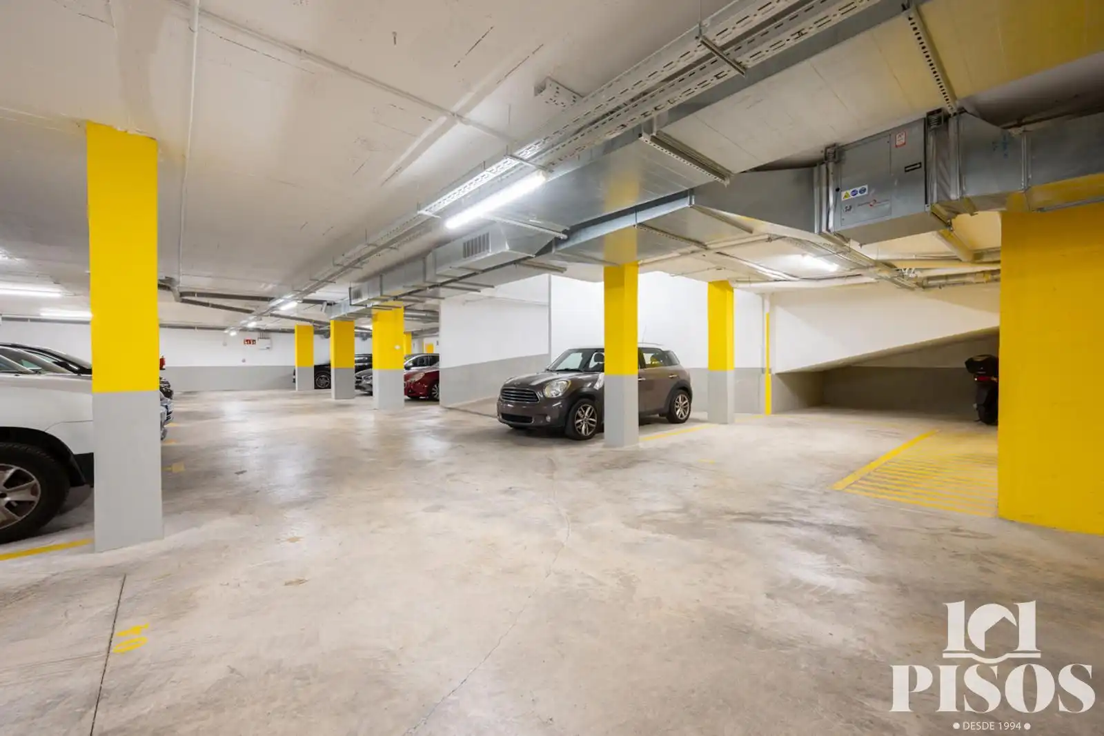 Parking of Attic for sale in Sant Cugat del Vallès  with Air Conditioner, Heating and Parquet flooring