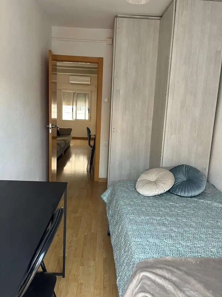 Flat for rent in El Raval - Portes Encarnades