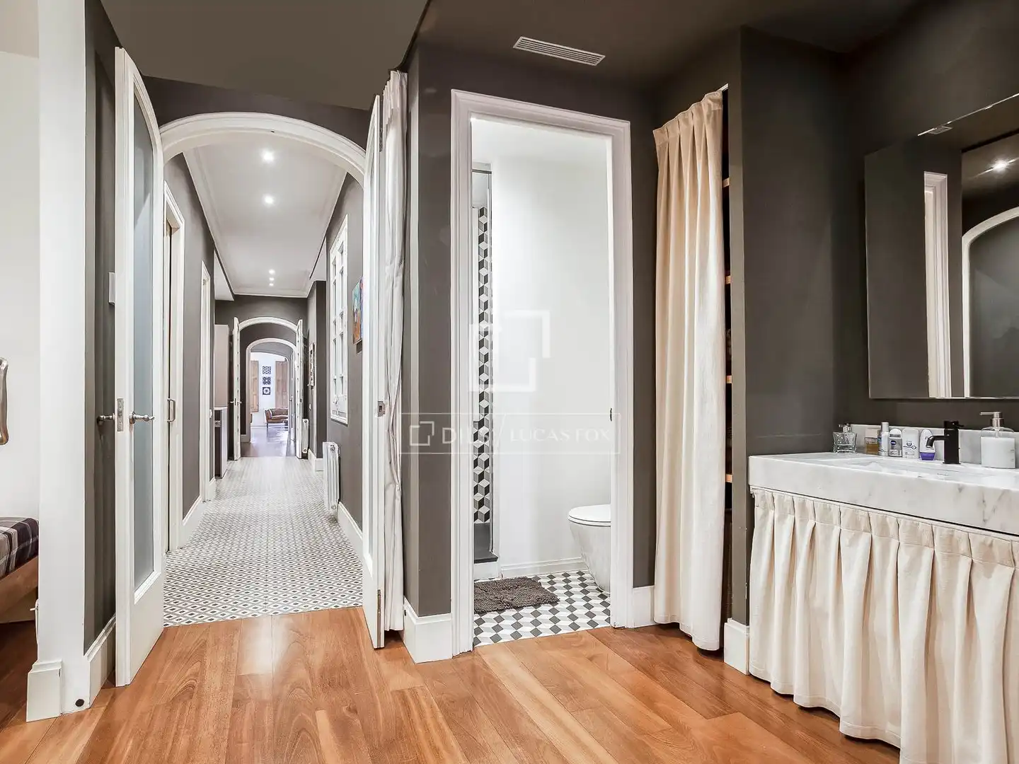 Piso en venta en Barcelona con Calefacción, Amueblado y Balcón