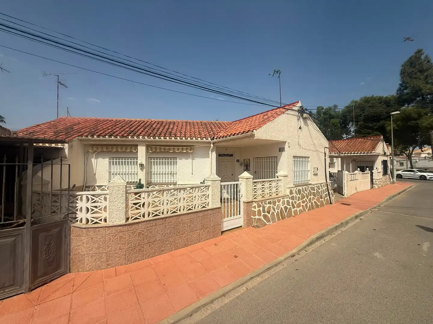 Vista exterior de Casa o xalet en venda en San Javier amb Aire condicionat, Jardí privat i Terrassa