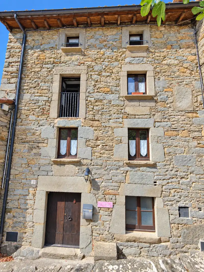 Vista exterior de Casa o xalet en venda en Rupit i Pruit amb Calefacció, Terrassa i Moblat