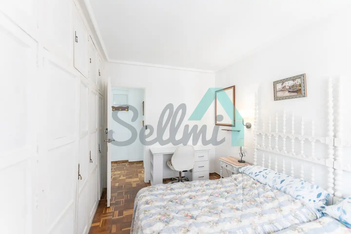 Habitación de Piso de alquiler en Gijón  con Calefacción, Parquet y Amueblado